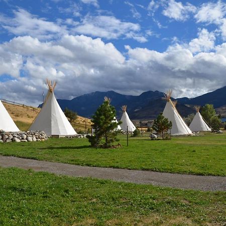 Dreamcatcher Tipi Hotel Gardiner Exteriör bild