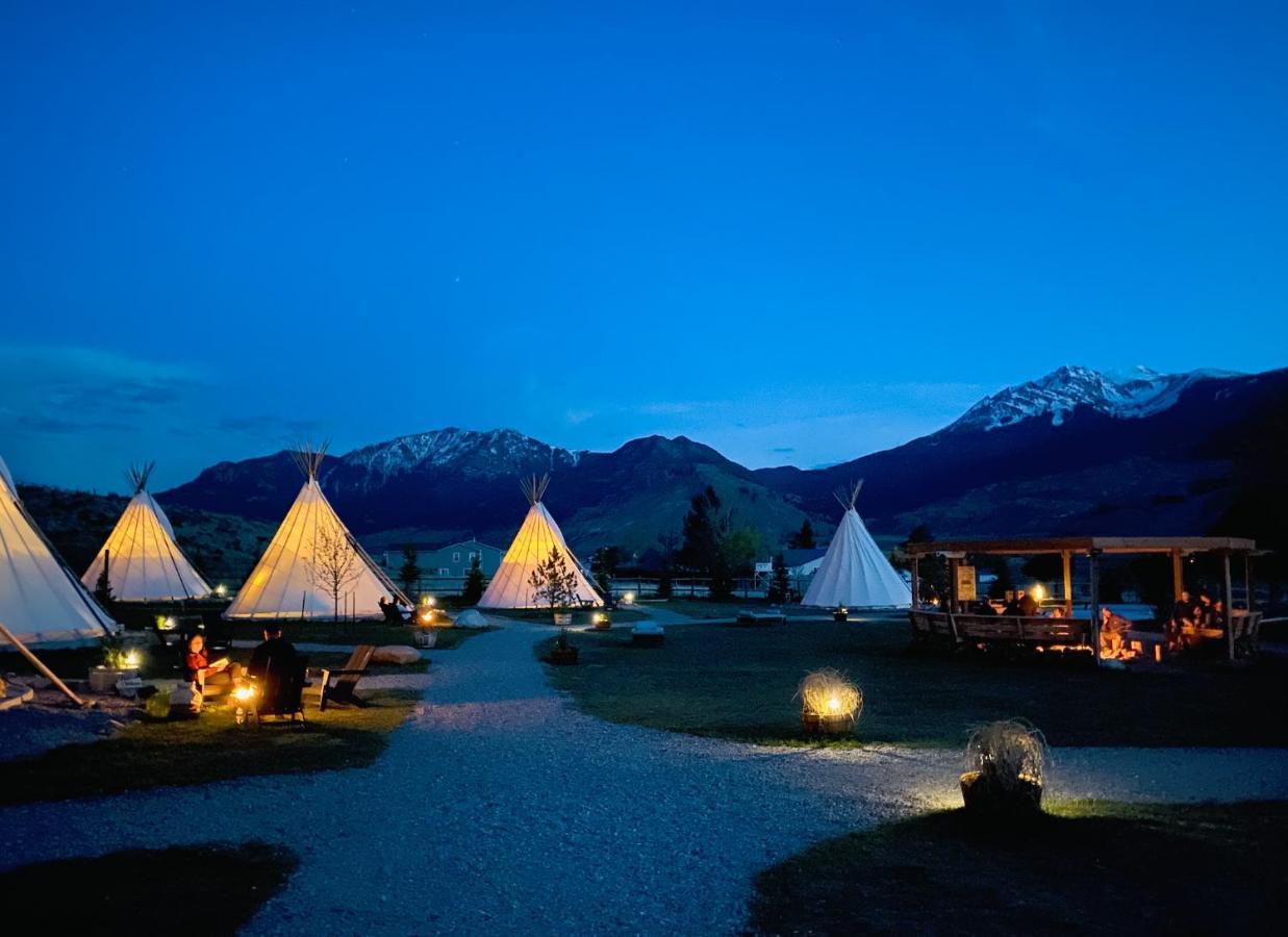 Dreamcatcher Tipi Hotel Gardiner Exteriör bild