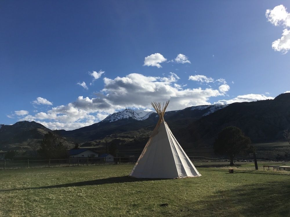 Dreamcatcher Tipi Hotel Gardiner Exteriör bild