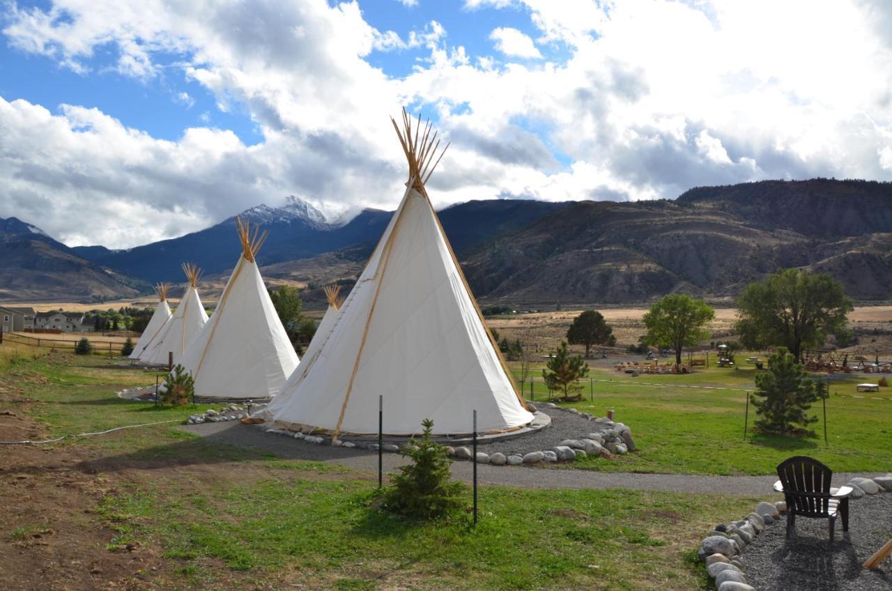 Dreamcatcher Tipi Hotel Gardiner Exteriör bild